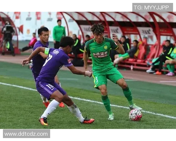 李磊独家分享足球心得与技巧解析助你提升球技与战术理解